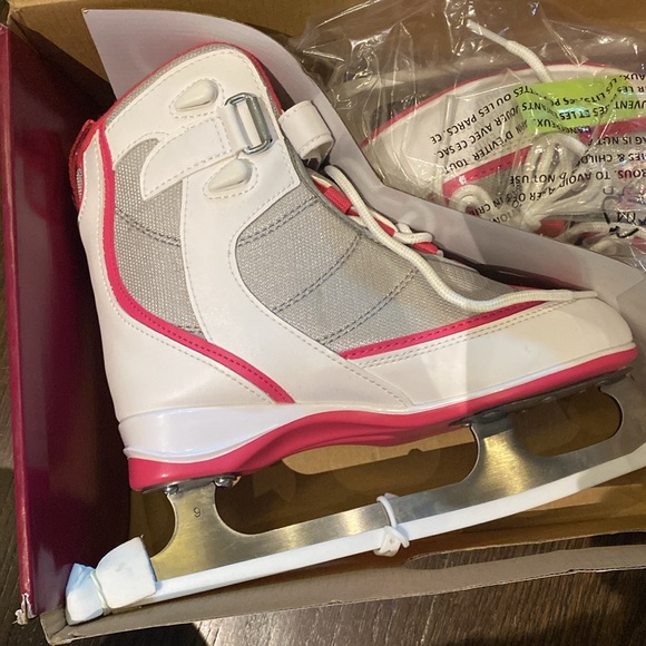 Girls skates size 4 - Picture 2 of 5